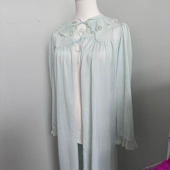 Vintage 1960s Sheer Pastel Baby Blue Nylon Robe – Long Sleeve Peignoir S/M - Picture 5 of 6